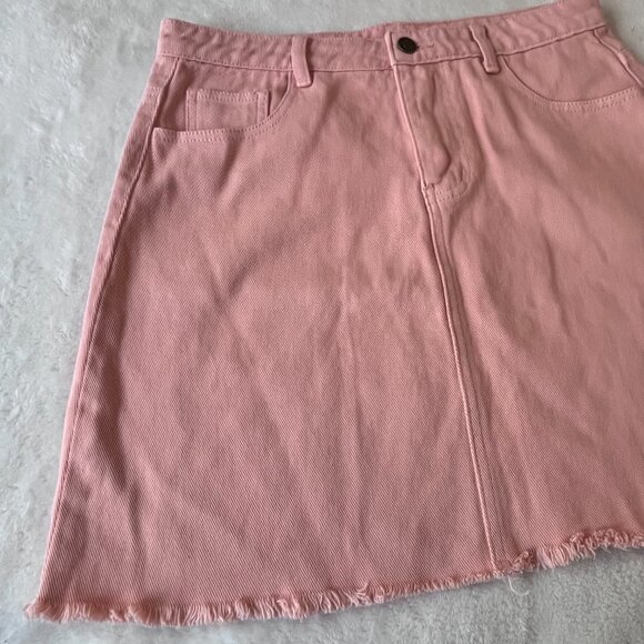 Sadie & Sage Pink Denim Raw Hem Skirt Size Medium - Picture 7 of 8